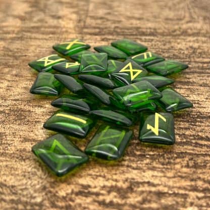 Green Crystal Traveler's Runes from Arca Noctis